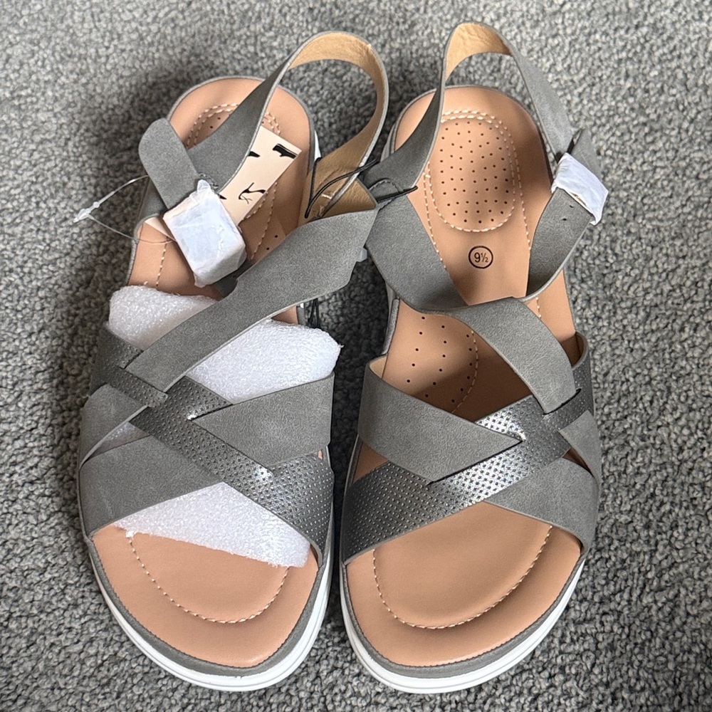 Women's Sandals by Mysoft! Taupe/Gray, Faux Suede & Leather. Size 9.5 - Picture 2 of 12
